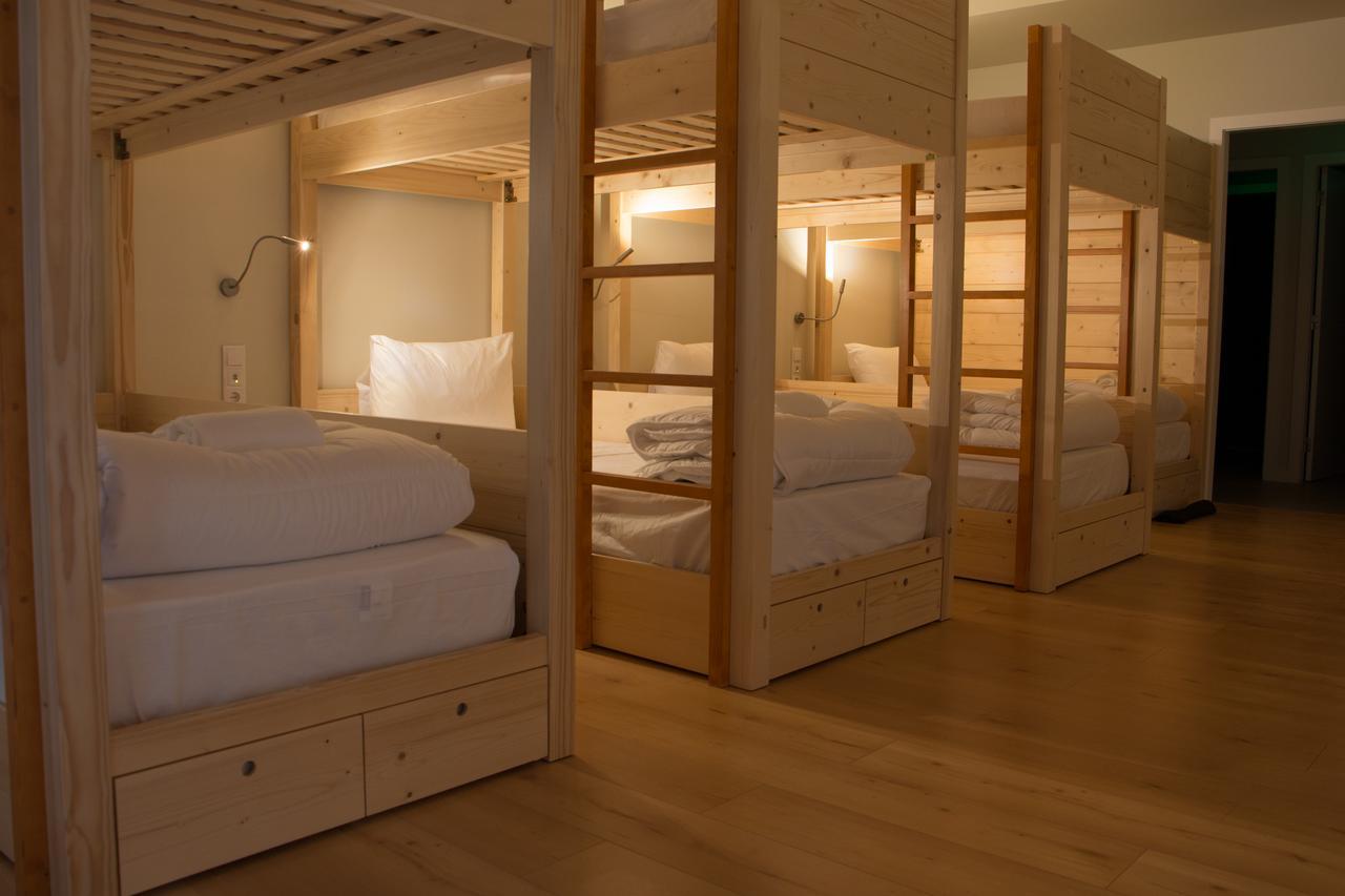 Feira Hostel & Suites Santa Maria da Feira Exteriör bild