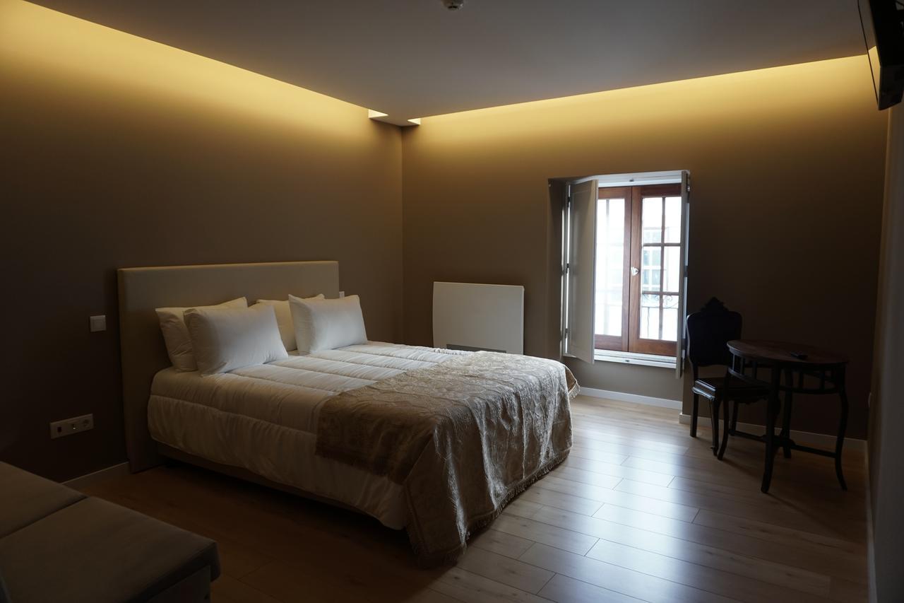Feira Hostel & Suites Santa Maria da Feira Exteriör bild